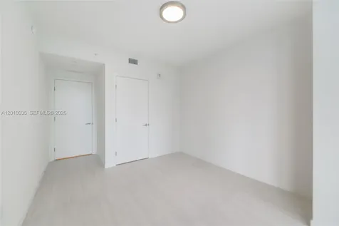 77 SE 5 Street Miami FL 33131