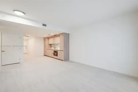 77 SE 5 Street Miami FL 33131