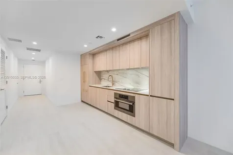77 SE 5 Street Miami FL 33131