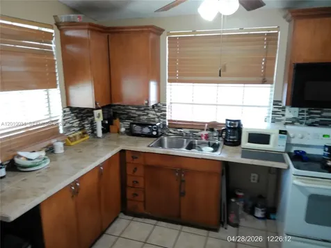 11412 SW 41st Street Miami FL 33165