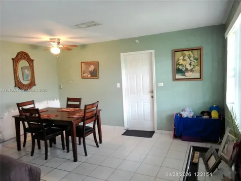11412 SW 41st Street Miami FL 33165