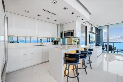 6899 Collins Avenue Miami Beach FL 33141