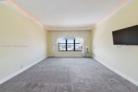 1800 NE 114th Street Miami FL 33181