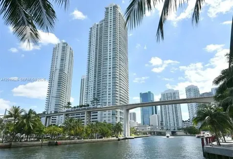185 SW 7th Street Miami FL 33130