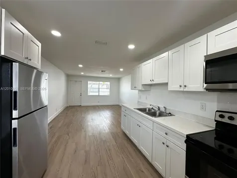 128 NW 2nd Avenue Hallandale Beach FL 33009