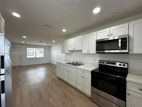 128 NW 2nd Avenue Hallandale Beach FL 33009
