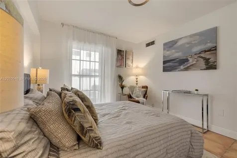 300 Sunrise Drive Key Biscayne FL 33149