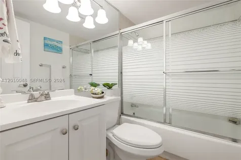 300 Sunrise Drive Key Biscayne FL 33149