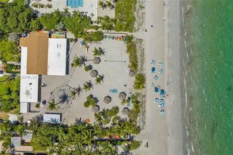 300 Sunrise Drive Key Biscayne FL 33149
