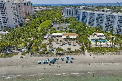 300 Sunrise Drive Key Biscayne FL 33149