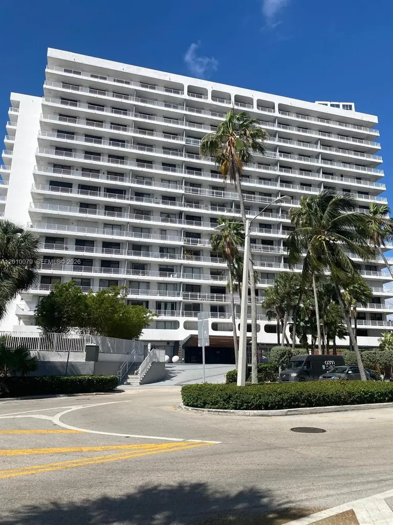 200 SE 15th Road Miami FL 33129
