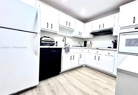 400 Kings Point Drive Sunny Isles Beach FL 33160