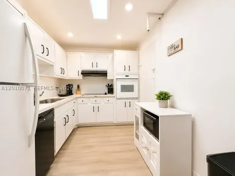 400 Kings Point Drive Sunny Isles Beach FL 33160