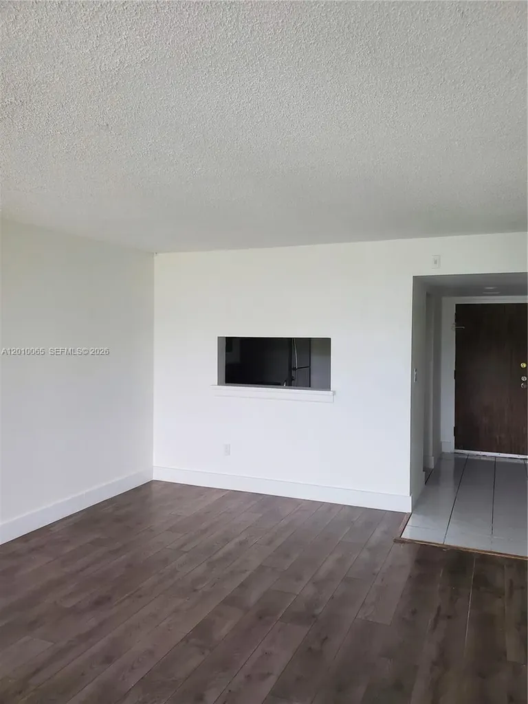 496 NW 165th Street Road Miami FL 33169