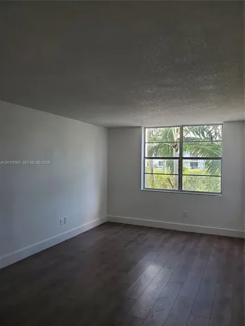 496 NW 165th Street Road Miami FL 33169