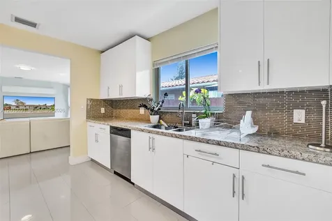1146 NE 17th Terrace Fort Lauderdale FL 33304