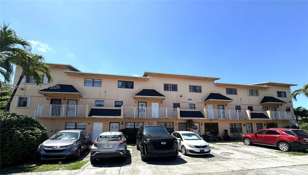 2260 W 53rd Place Hialeah FL 33016