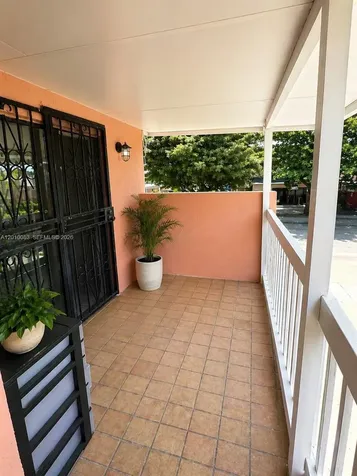2260 W 53rd Place Hialeah FL 33016