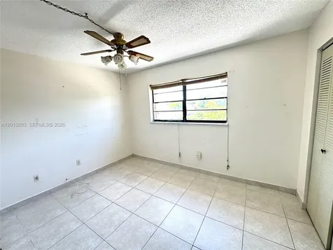 2260 W 53rd Place Hialeah FL 33016