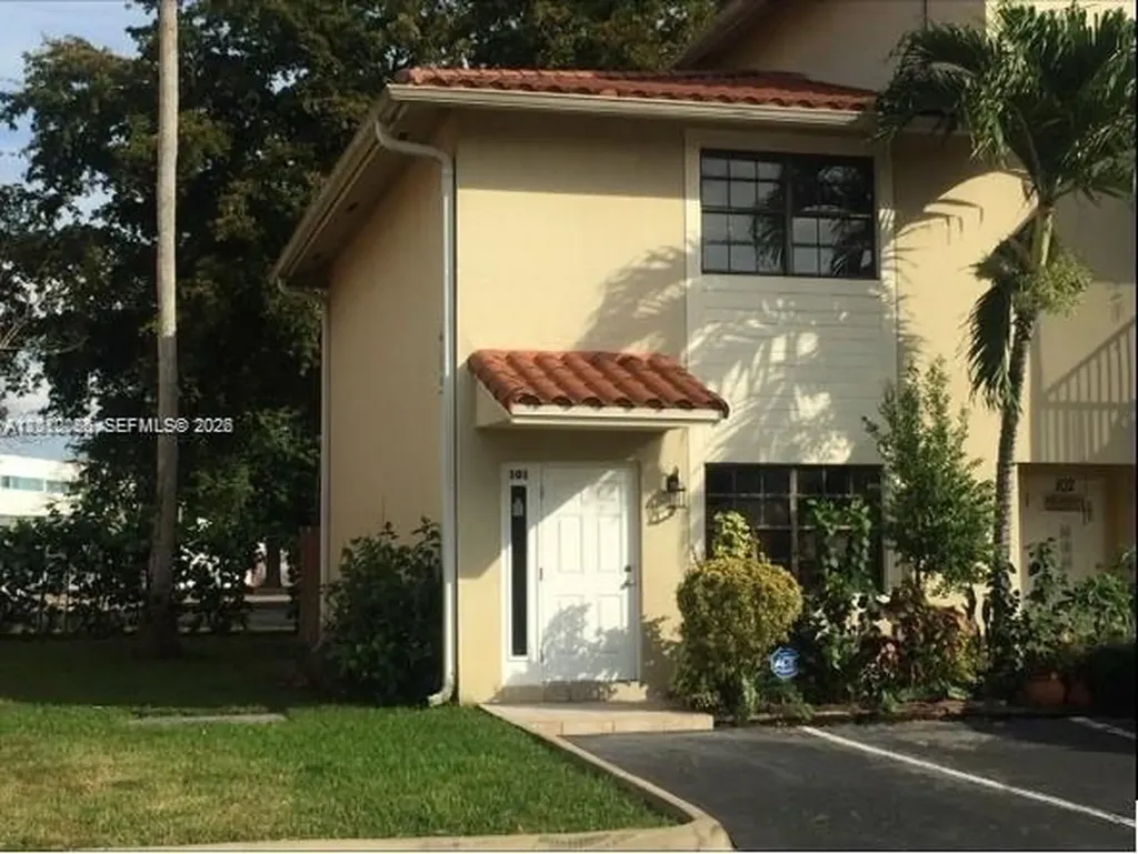 9894 Hammocks Boulevard Miami FL 33196