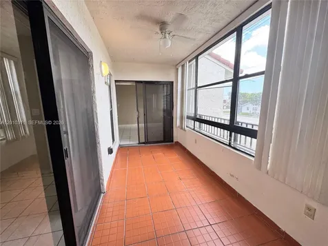 10893 NW 7th Street Miami FL 33172
