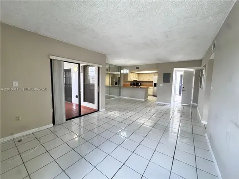 10893 NW 7th Street Miami FL 33172