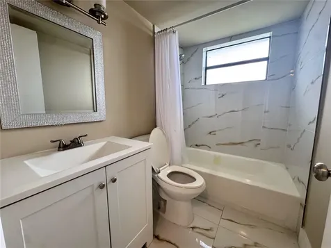 10893 NW 7th Street Miami FL 33172