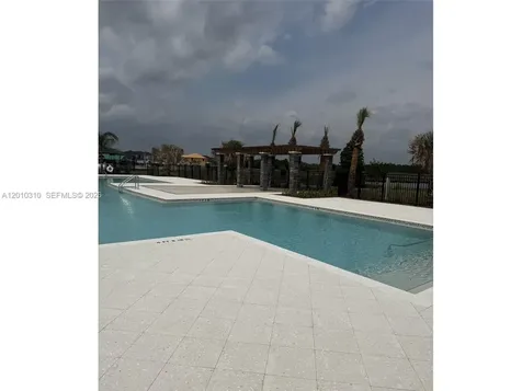 5423 Meadow Walk Davenport FL 33837