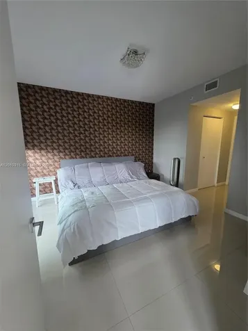 488 NE 18th Street Miami FL 33132