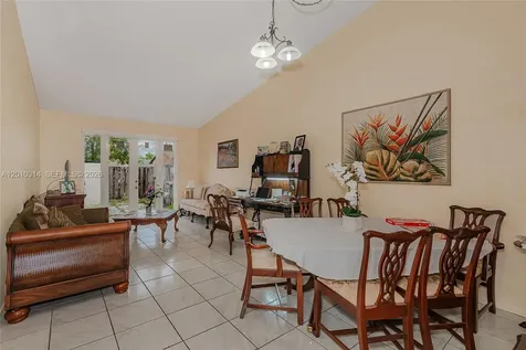 6745 NW 192nd Lane Hialeah FL 33015