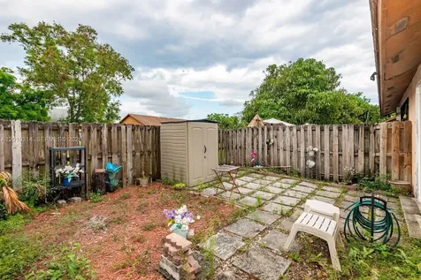 6745 NW 192nd Lane Hialeah FL 33015