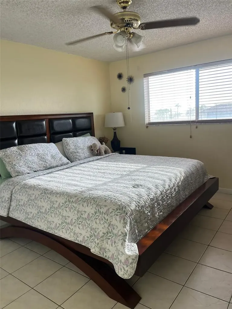 2735 W 52nd Street Hialeah FL 33016