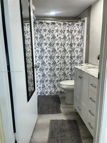 2735 W 52nd Street Hialeah FL 33016