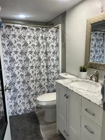 2735 W 52nd Street Hialeah FL 33016