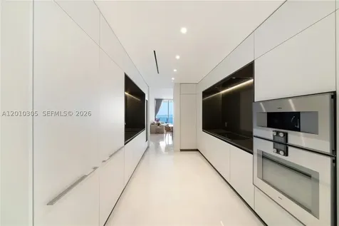 300 Biscayne Blvd Way Miami FL 33131