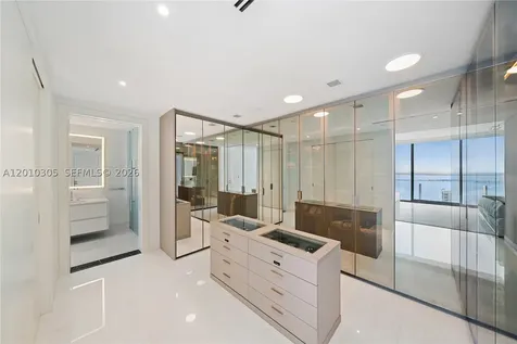 300 Biscayne Blvd Way Miami FL 33131