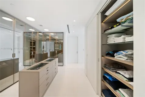 300 Biscayne Boulevard Way Miami FL 33131