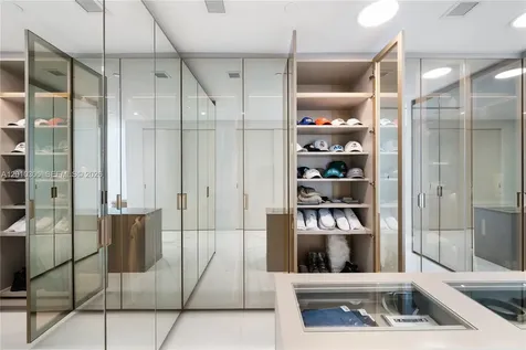 300 Biscayne Boulevard Way Miami FL 33131