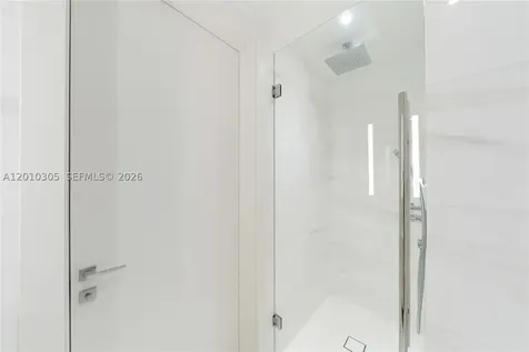 300 Biscayne Blvd Way Miami FL 33131
