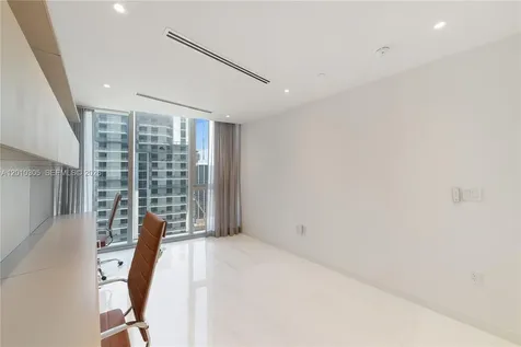 300 Biscayne Boulevard Way Miami FL 33131