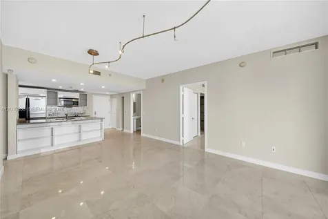 185 SW 7th Street Miami FL 33130