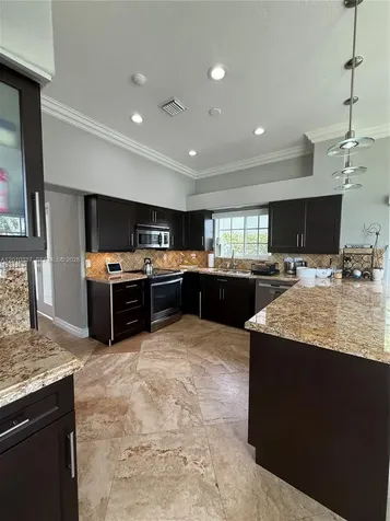 1070 Capistrano Weston FL 33326