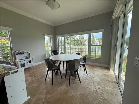 1070 Capistrano Weston FL 33326