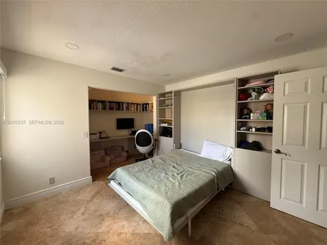 1070 Capistrano Weston FL 33326