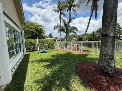 1070 Capistrano Weston FL 33326