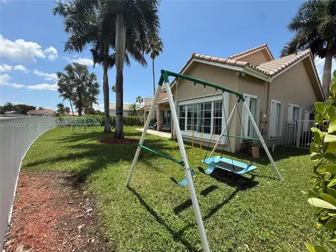 1070 Capistrano Weston FL 33326