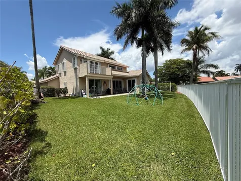 1070 Capistrano Weston FL 33326