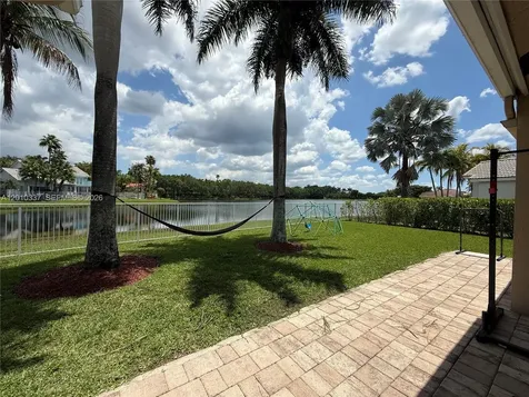 1070 Capistrano Weston FL 33326