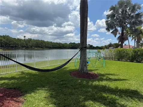 1070 Capistrano Weston FL 33326