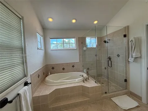 1070 Capistrano Weston FL 33326
